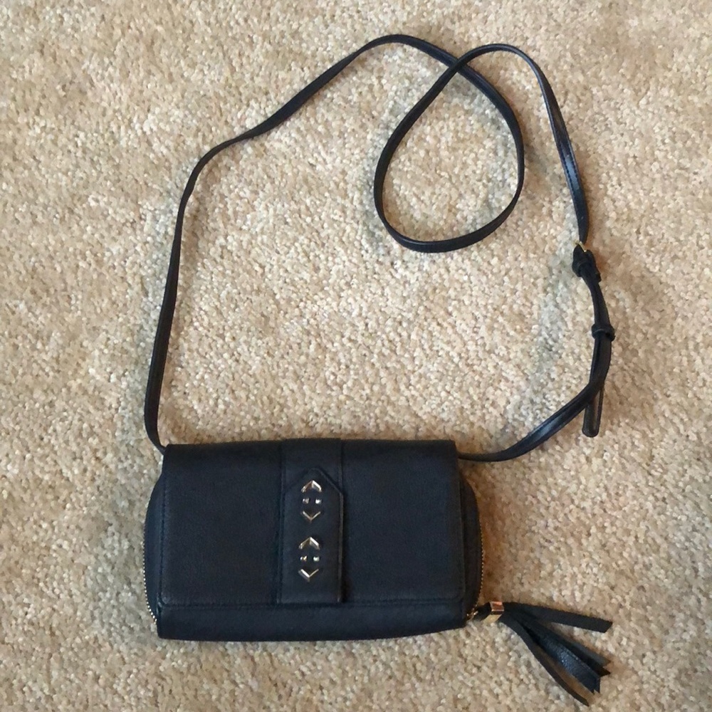 Crossbody bag/wallet.